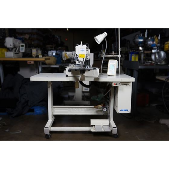 Juki Juki AMS-210D |USED INDUSTRIAL SEWING MACHINE FOR SALE